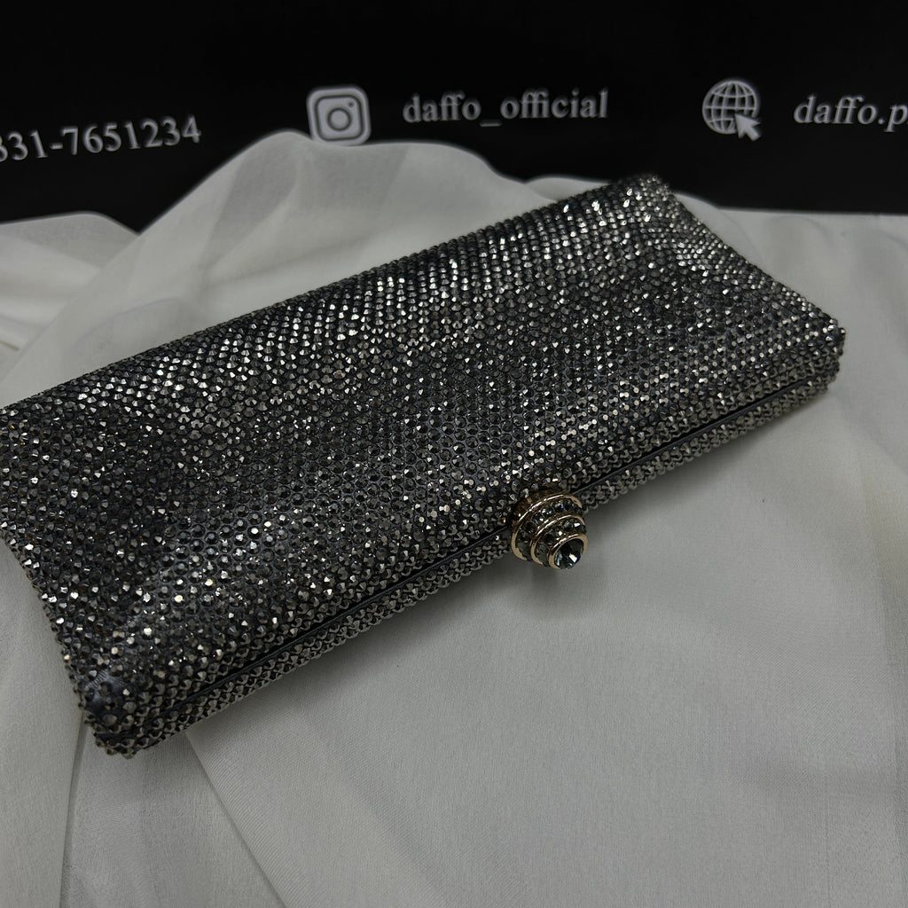 Ladies clutch with swarovski crystals all around 