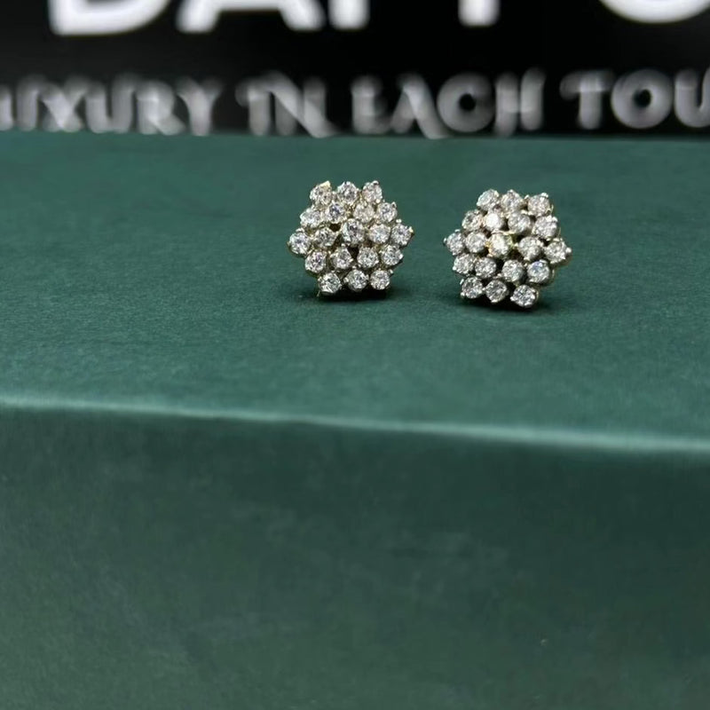 Daffo diamond cut studs