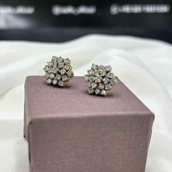 Daffo diamond cut studs