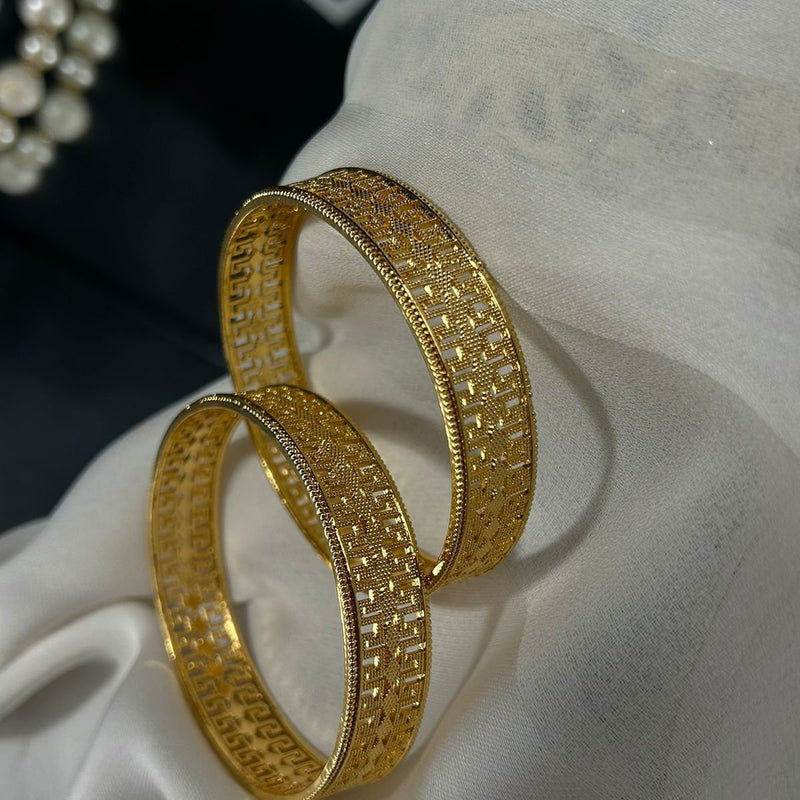 GOLD IMITATION BANGLES (PAIR)