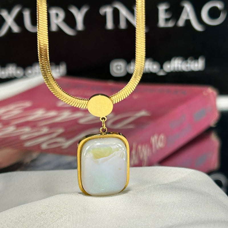 mother pearl stainless steel anti tarnish locket