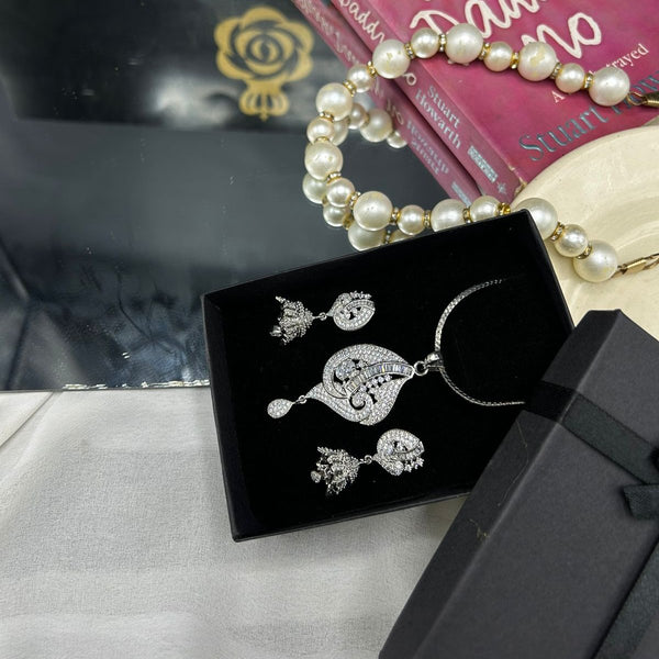 0.99 Carats sparkling set with minimal jhumki