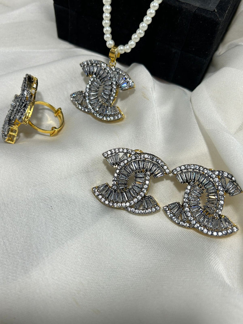 Exclusive zirconic diamond cut gold plated combo set