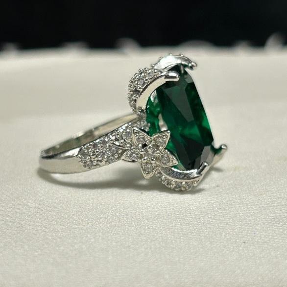 DAFFO GREEN EMAARALD LUXE RING